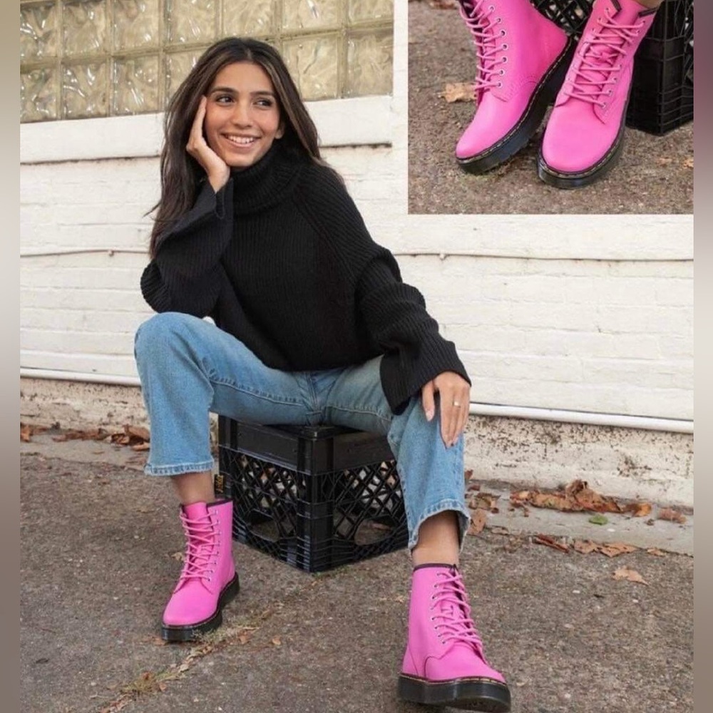 Dr. Martens Women’s ZAVALA SZ.6 Leather Lace Up Thrift Pink Combat Boots New